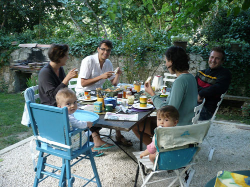 Rencontre de jeunes parents le mûrier, repas estival en Drome